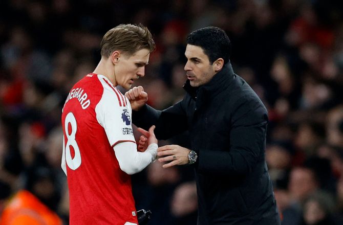 Arsenalin fanien tyytymättömyys kasvaa yhä voimakkaammin